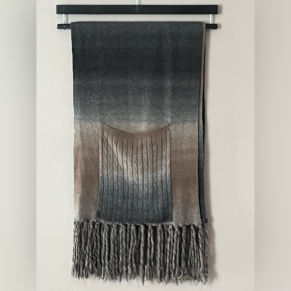 Women’s RUDSAK Fringe Pocket Scarves 🧣 - Picture 3 of 11